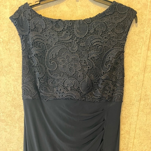 Alex Evenings Navy Lace Swooped Back Floor Length Dress, Size 16 - Picture 5 of 5